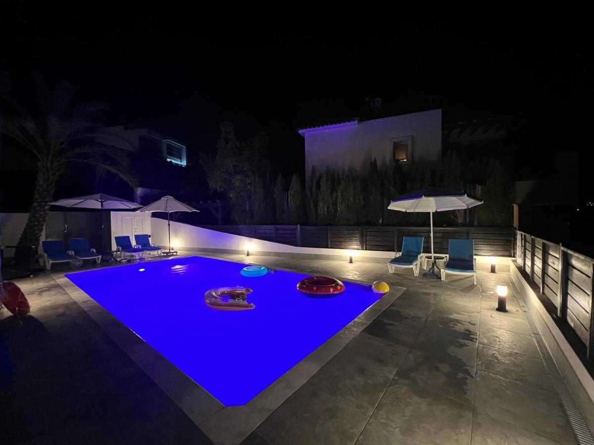 Villa Marina Sea-View Private Pool Péjia Kültér fotó